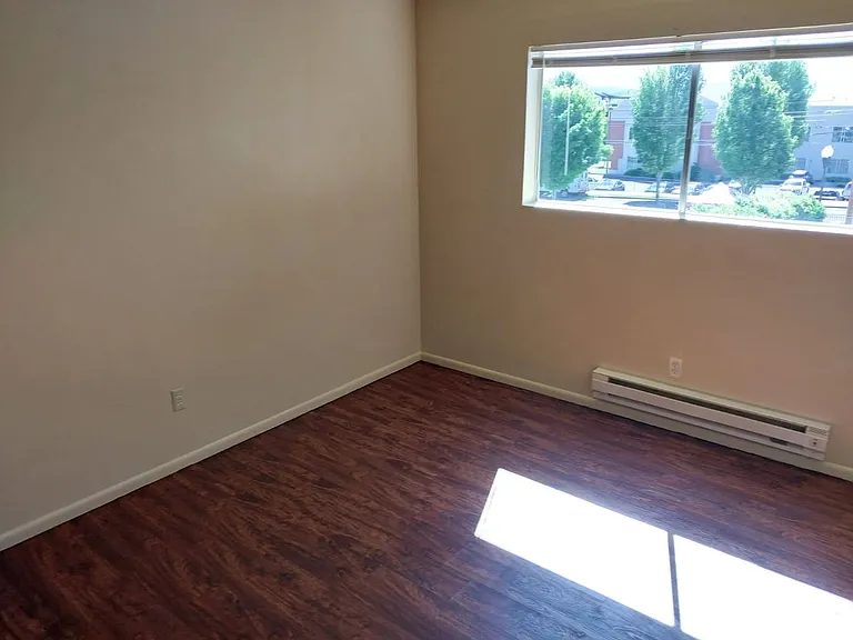 220 N 4th St #19 — Photo 9