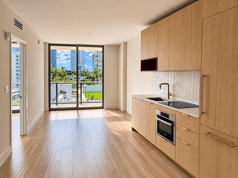 3100 N Miami Ave #811 — Photo 3