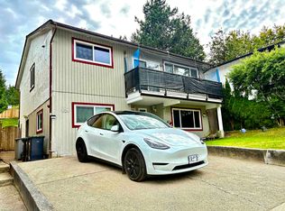 257 Angela Dr, Pt Moody, BC V3H 3X7