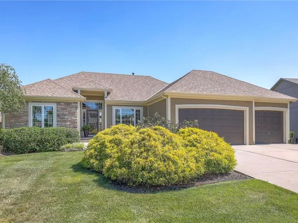 12205 Canna Ct, Peculiar, MO 64078