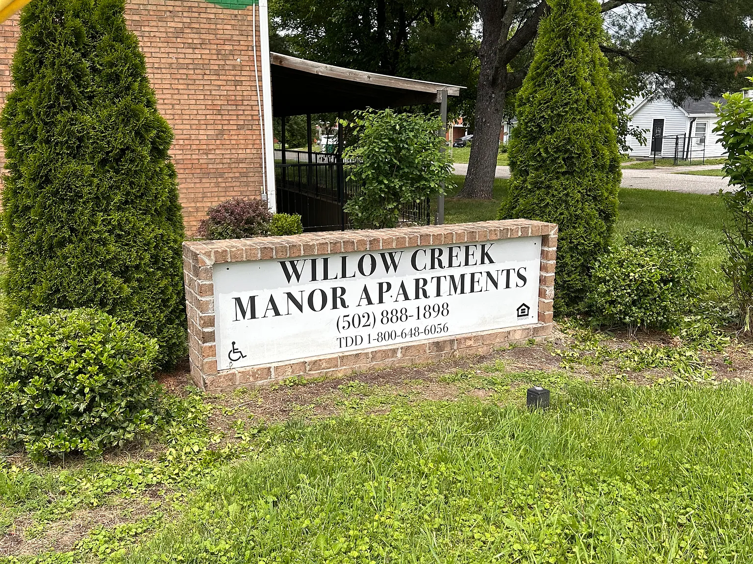 Willowcreek Manor — Photo 2