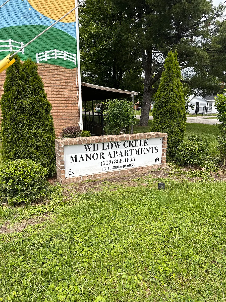 Building Photo - Willowcreek Manor