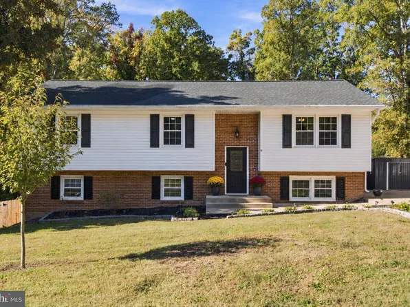 9 Cherry Tree Ln, Fredericksburg, VA 22405