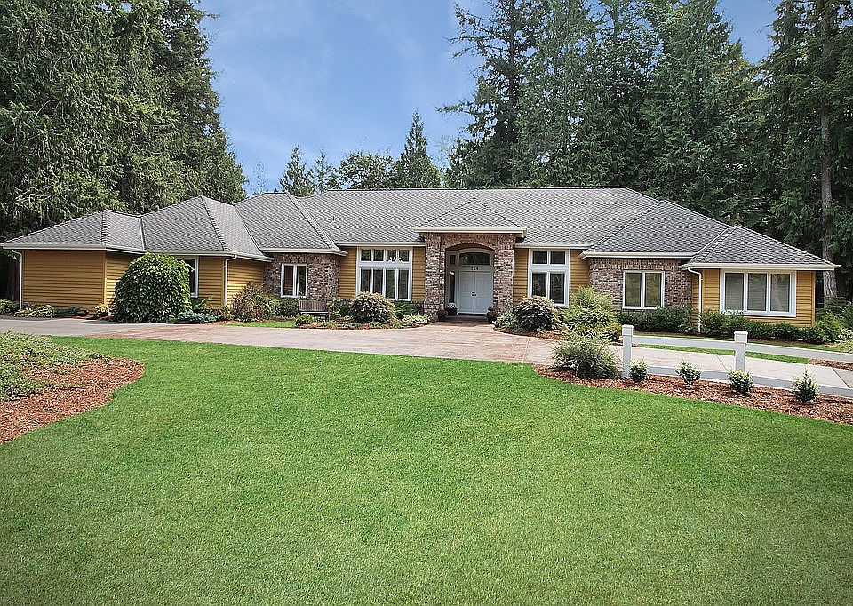 1st image of 724 292nd Ave SE
