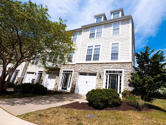 2nd image of 301 Monroe Point Dr