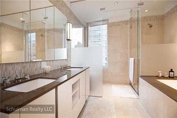 Sold by Schulman Realty LLC | media 6