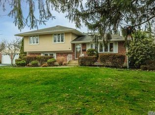 38 Maridon Ln, Commack, NY 11725