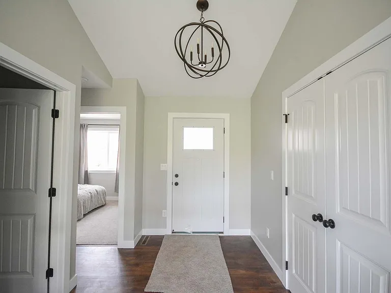 3548 Bridgeview Dr SE — Photo 2