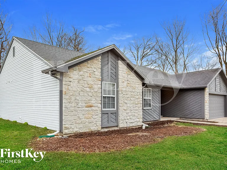 3335 Carly Ln — Photo 2