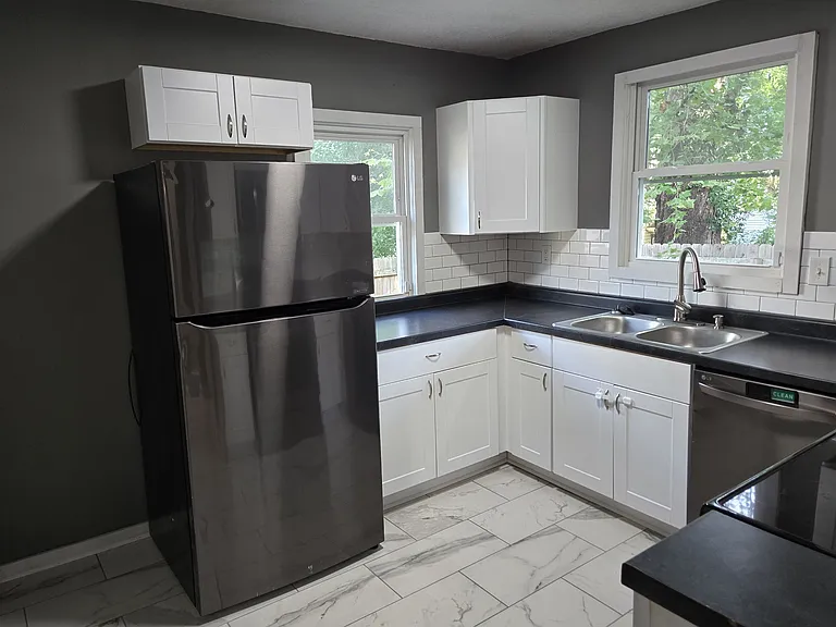 5622 Wayne Ave — Photo 6