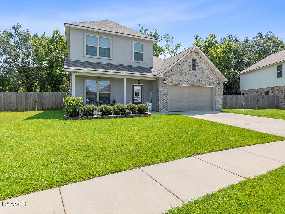 1st image of 407 Berg Ct