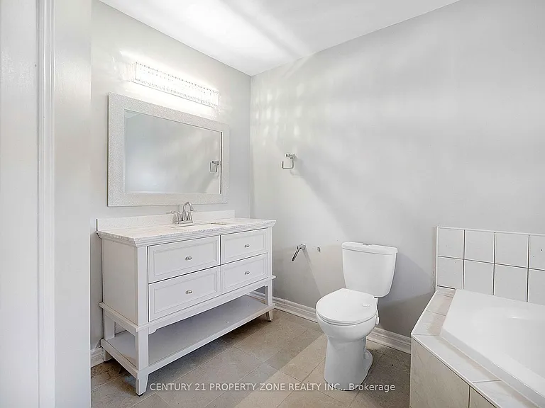 3893 Manatee Way #UPPER — Photo 20