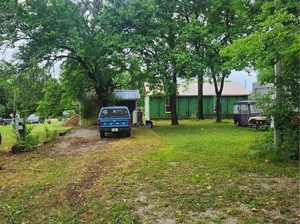 34 Wildwood Ln, Linn Valley, KS 66040