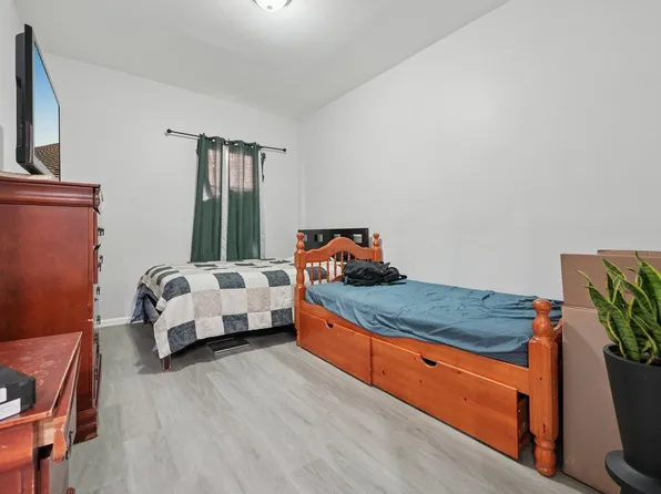 717 16th Street image 27 of 30