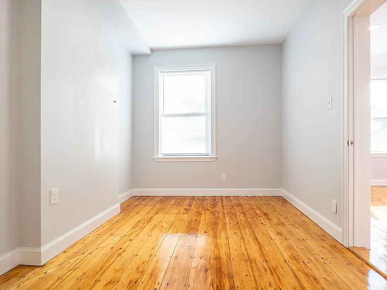 48 Green St #2 — Photo 9