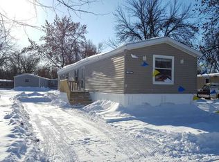 2463 Cumberland Rd, Grand Forks, ND 58201