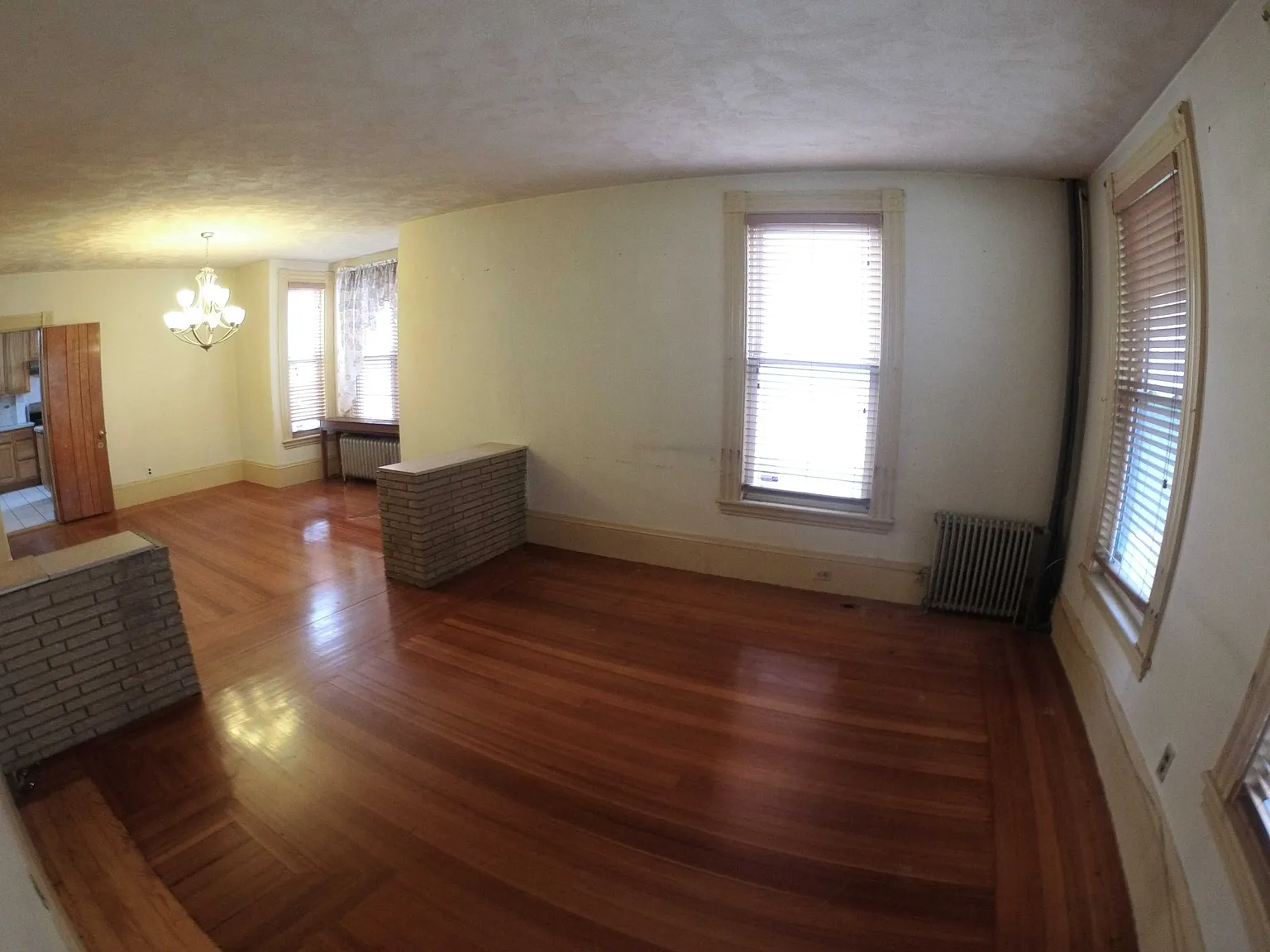 4 bed, $6,000 — Photo 3