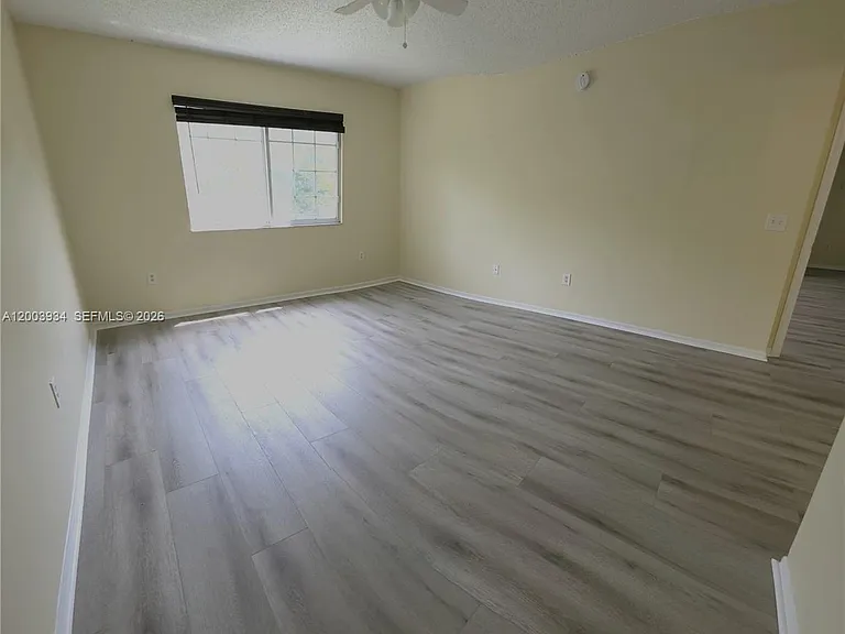 5051 Wiles Rd #201 — Photo 18