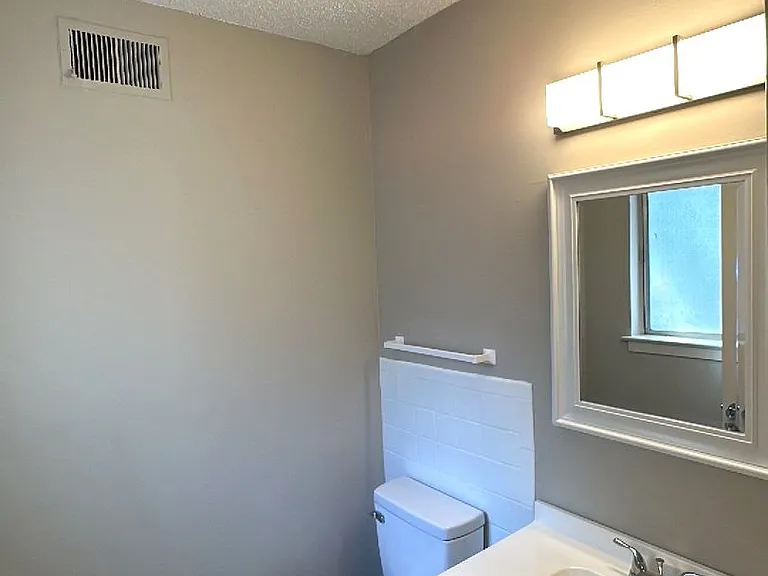 U of M Area - Southernwood Apartments — Photo 44