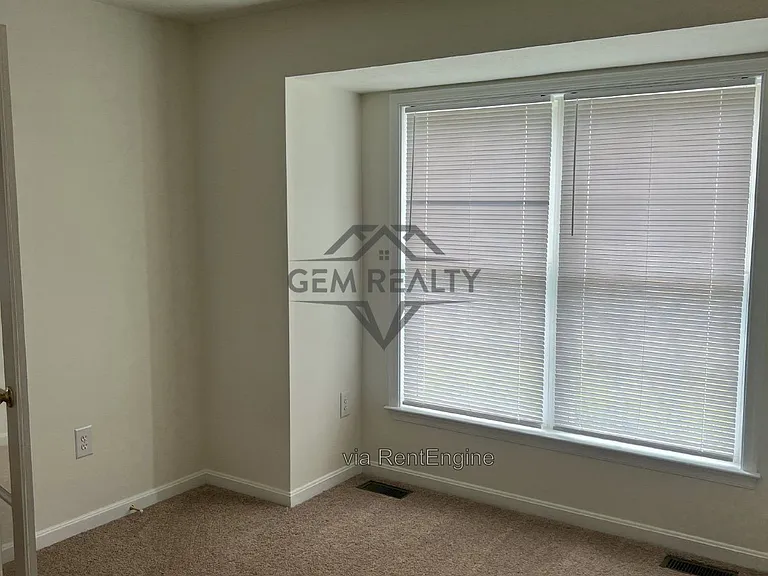 3211 Lancaster Ring Rd — Photo 24