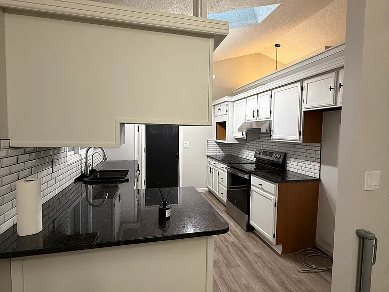 1505 S Todd Pl — Photo 4