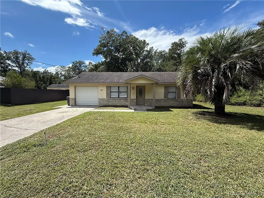 3 bed, 2.0 bath, 1304 sqft, $1,750 — Photo 2