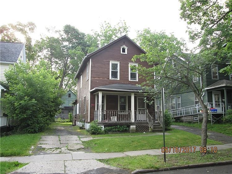 2nd image of 120 Post Ave