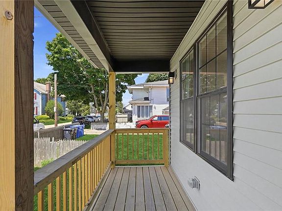 4th image of 15 Legris Ave