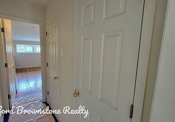 2nd image of 455 Willoughby Ave APT 4