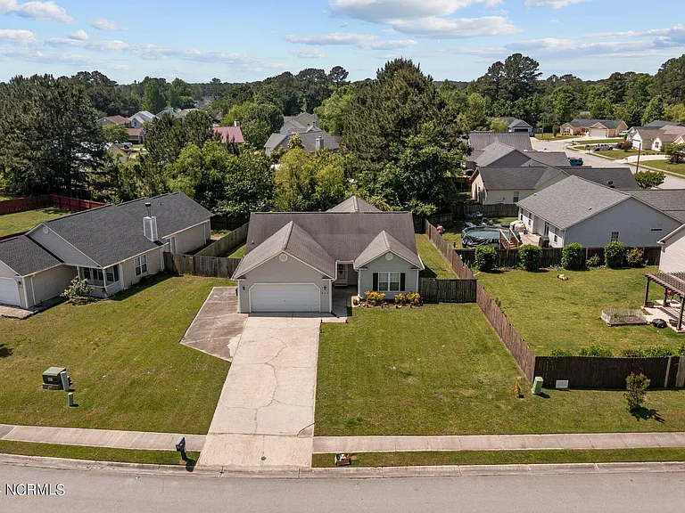 204 Jasmine Ln — Photo 17