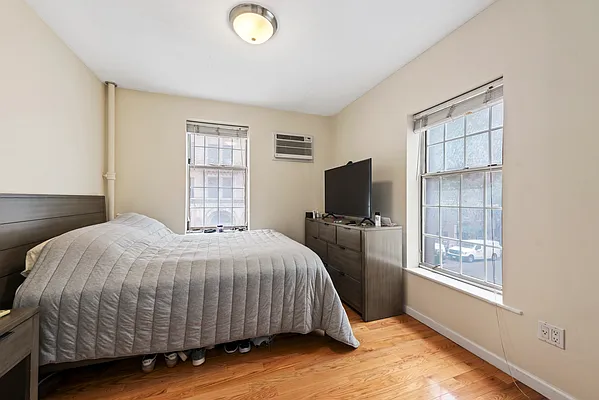 Rented by Douglas Elliman | media 16