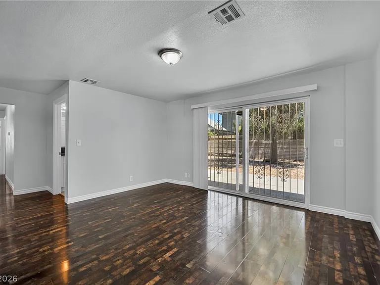 2221 Santa Clara Dr — Photo 7