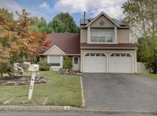 2 Bridle Path, Tinton Falls, NJ 07753