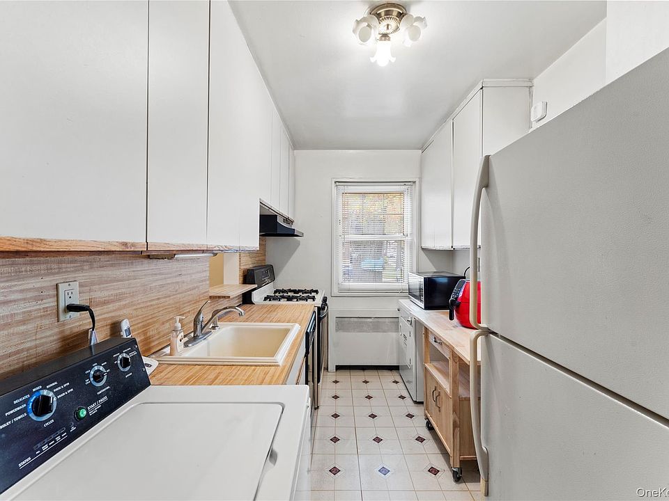 1st image of 251-29 61st Avenue #719
