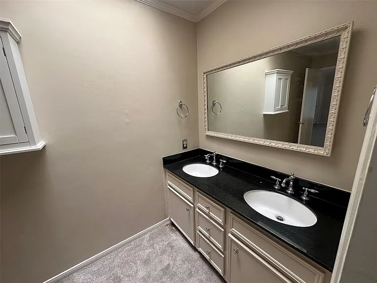 2202 Welch St — Photo 13
