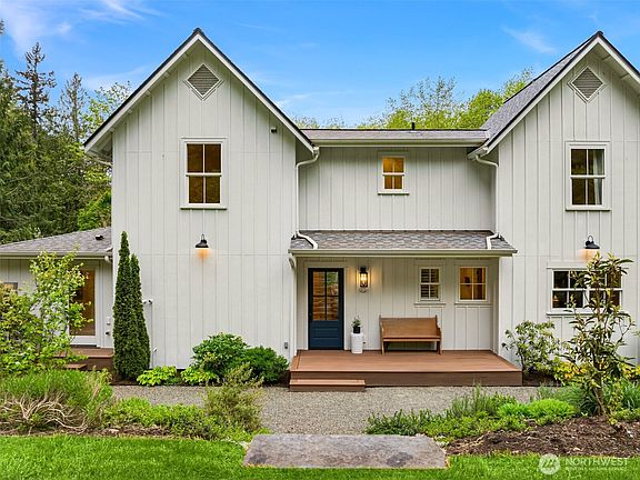 2nd image of 4080 Crystal Springs Drive NE