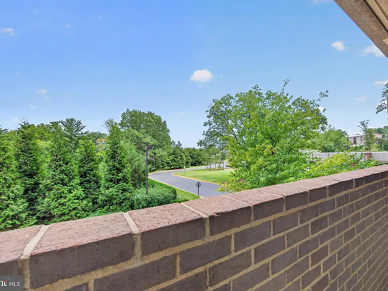 1800 Old Meadow Rd #101 — Photo 52