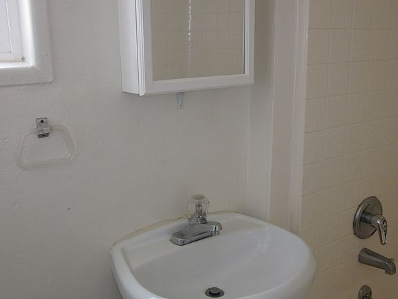 4th image of 486 Manzanita Ln #A