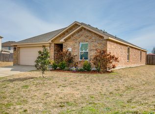8900 Winding Valley Dr, Fort Worth, TX 76244