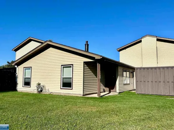 1203 Cedar Ln, Virginia, MN 55792