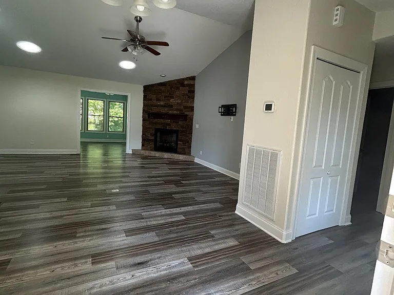 40 Brooks Ln — Photo 12