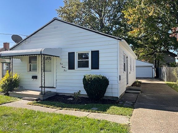 3rd image of 324 Marseilles Ave
