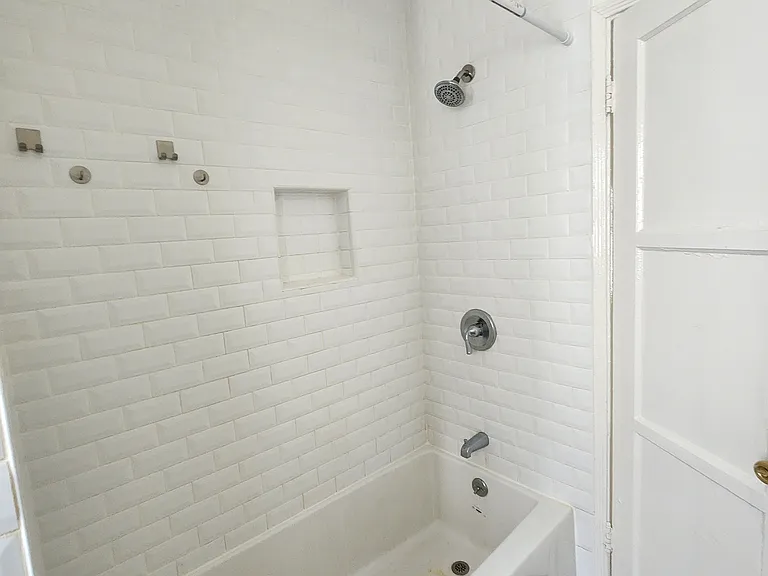 1781 N Orchid Ave #103 — Photo 12