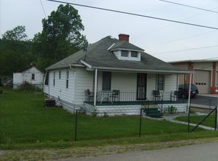 121 Shaffer Ave, Smock, PA 15480