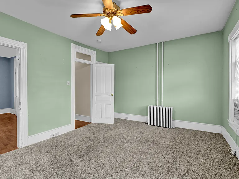 744 E Chestnut St — Photo 22