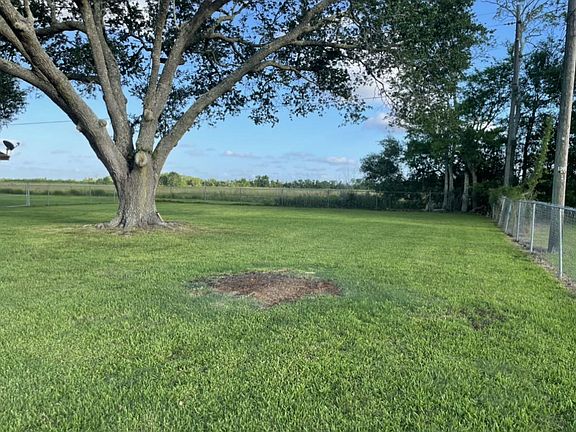 3rd image of 525 Katherine Dr