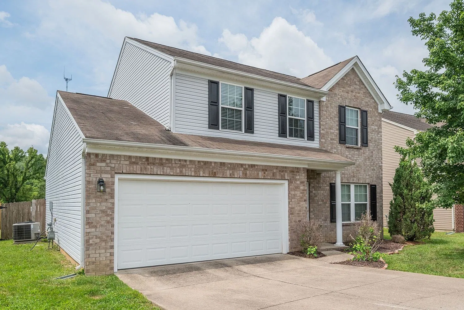 3 bed, 2.5 bath, 1981 sqft, $2,200 — Photo 1