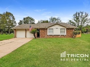 8106 Shady Grove Ln, Houston, TX 77040