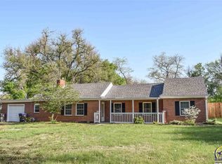 1800 SW 33rd St, Topeka, KS 66611