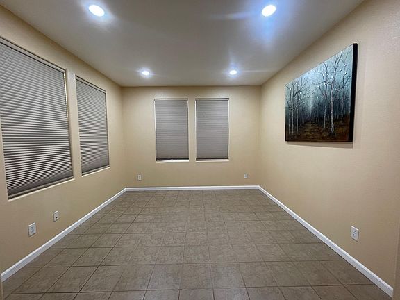4th image of 530 Starwood Ct